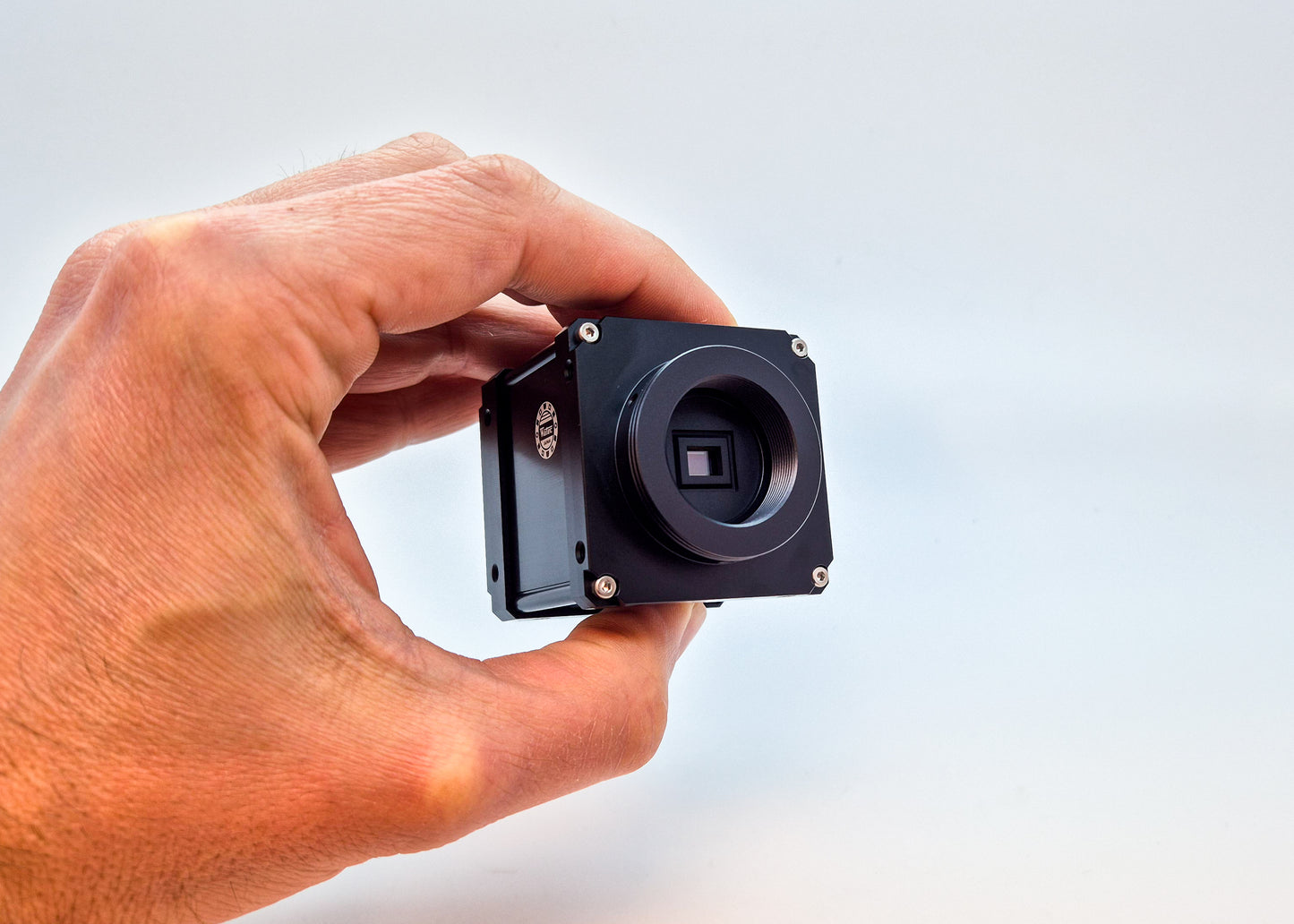 WAT-3200 High-Sensitivity B&W HD-SDI & CVBS Camera